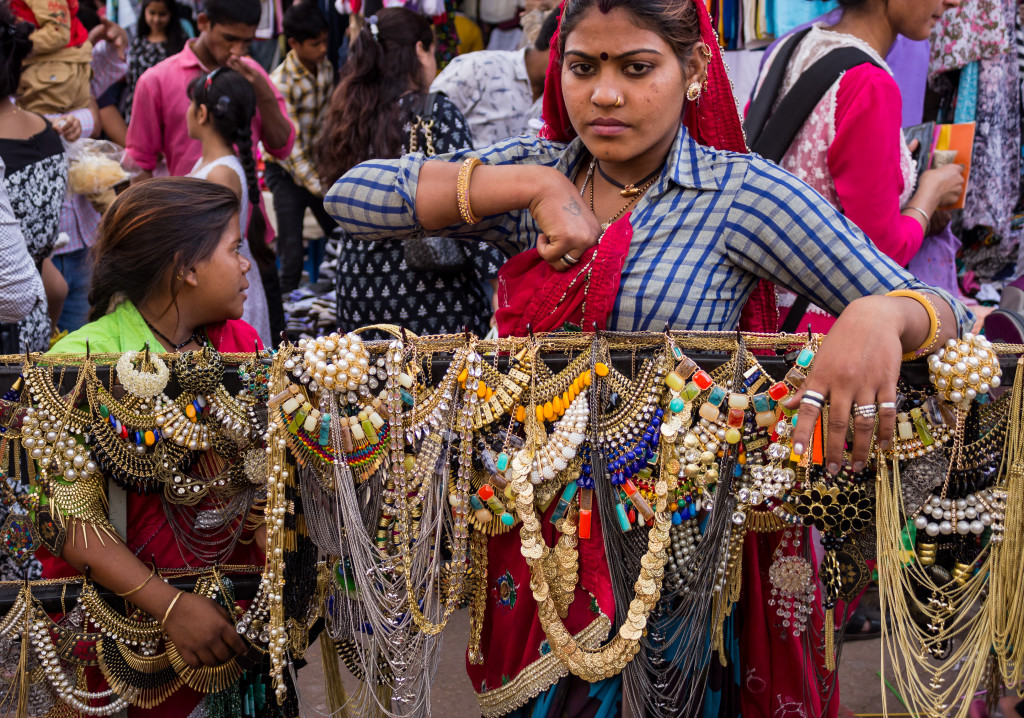 A jewelry vendor at the Babu Market